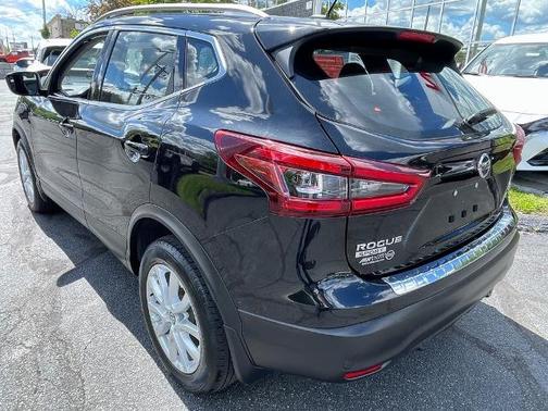 2022 Nissan Rogue Sport SV
