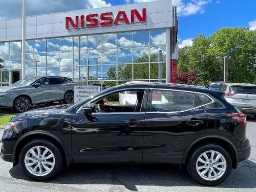 2022 Nissan Rogue Sport SV