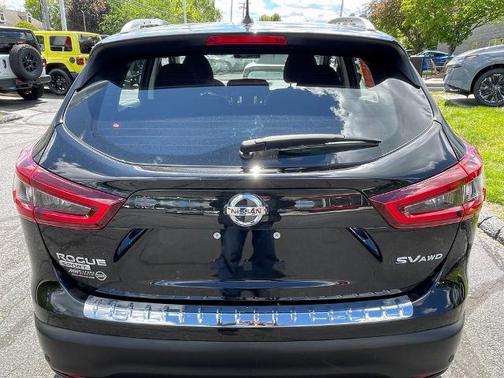 2022 Nissan Rogue Sport SV