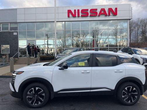 2026 Nissan Kicks SV