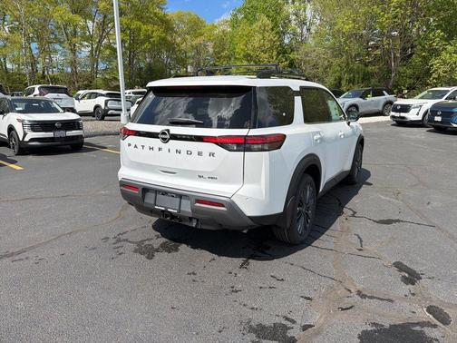 Everest White P 2026 Nissan Pathfinder SL