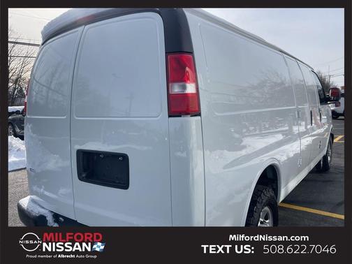 Summit White 2022 Chevrolet Express 3500 Work Van