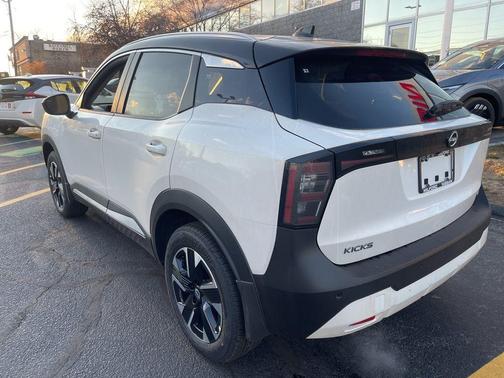 2026 Nissan Kicks SV