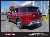 Scarlet Ember 2023 Nissan Pathfinder SL