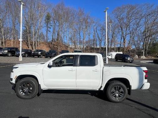 2025 Nissan Frontier SV