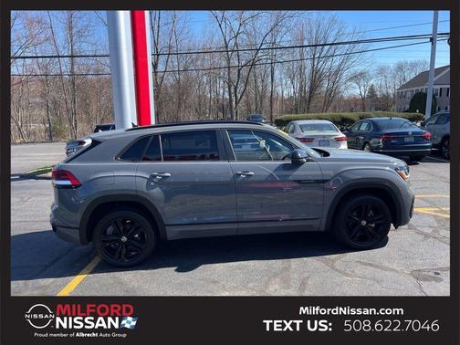 2023 Volkswagen Atlas Cross Sport 2.0T SEL R-Line Black