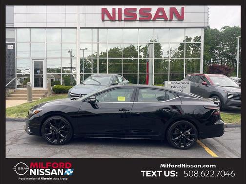 Black 2023 Nissan Maxima SR