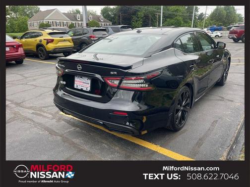 Black 2023 Nissan Maxima SR