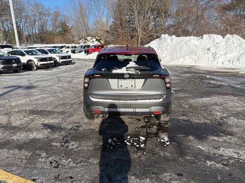 2026 Nissan Kicks SV