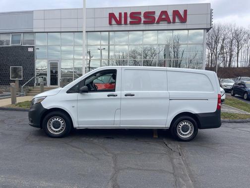 2022 Mercedes-Benz Metris Base