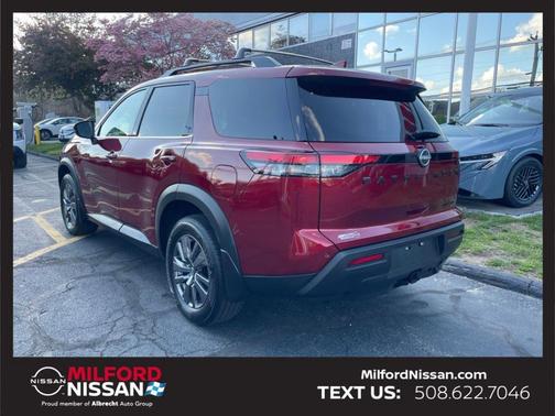 Scarlet Ember 2023 Nissan Pathfinder SV