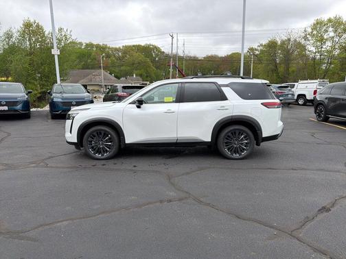 Everest White P 2026 Nissan Pathfinder SL