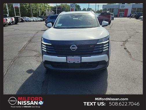 Aspen White Tri 2025 Nissan Kicks SR