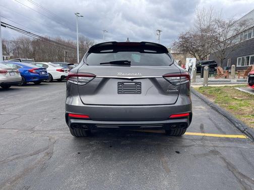 2022 Maserati Levante Modena