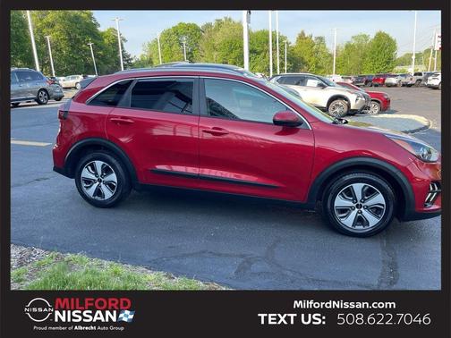 Runway Red 2022 Kia Niro LX
