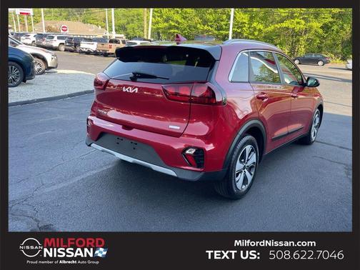 Runway Red 2022 Kia Niro LX