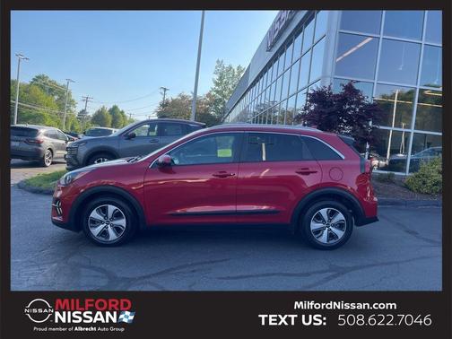 Runway Red 2022 Kia Niro LX