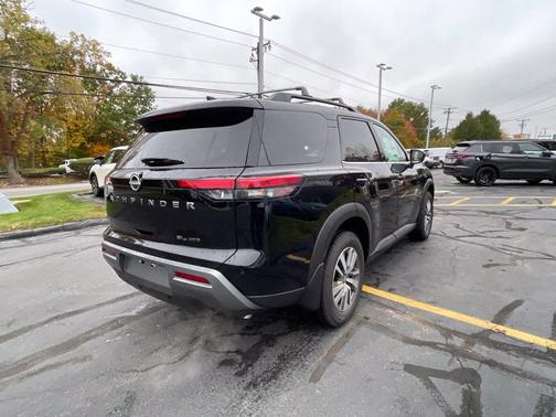 Super Black 2026 Nissan Pathfinder SL