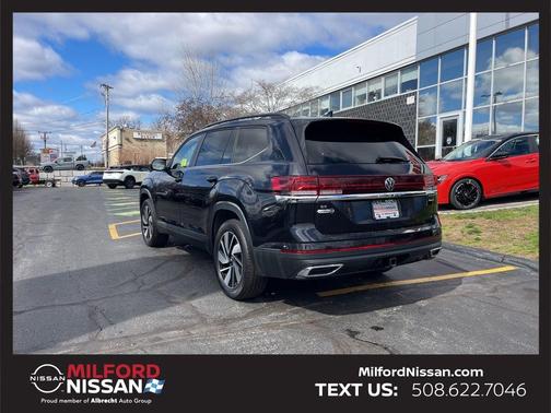 Deep Black Pearl Effect 2025 Volkswagen Atlas 2.0T SE