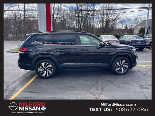 Deep Black Pearl Effect 2025 Volkswagen Atlas 2.0T SE
