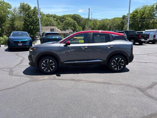 2t Gun Red Roof 2026 Nissan Kicks SV