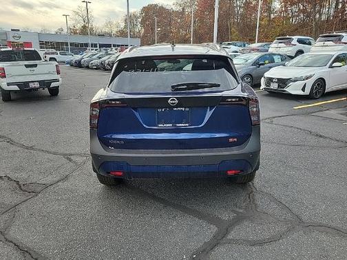 2025 Nissan Kicks SR