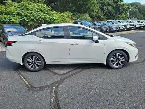 2024 Nissan Versa 1.6 SV