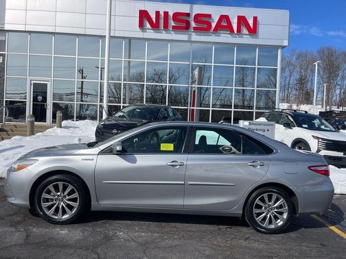 2017 Toyota Camry Hybrid XLE