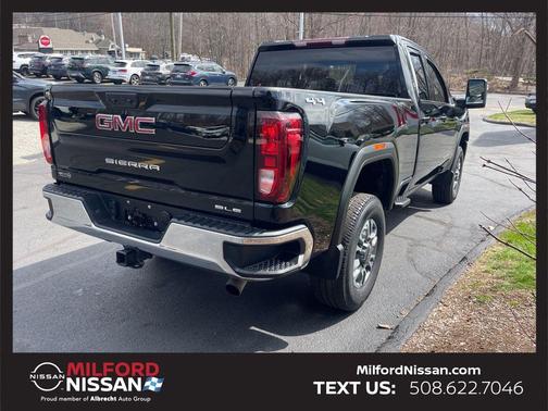 Onyx Black 2024 GMC Sierra 2500 SLE