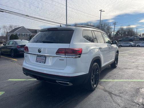 2021 Volkswagen Atlas 3.6L SE w/Technology