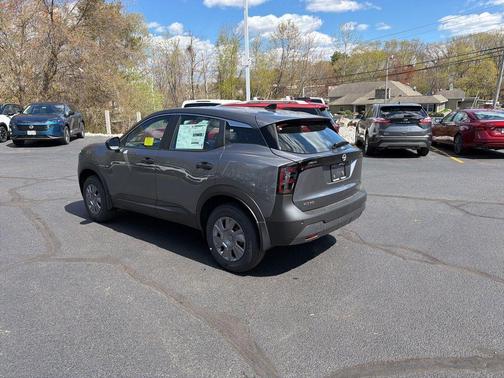 Gun Metallic 2026 Nissan Kicks S