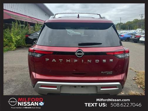 Scarlet Ember 2023 Nissan Pathfinder Platinum