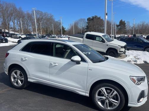 2023 Audi Q3 45 S line Premium