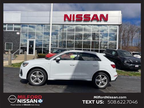 Glacier White Metallic 2023 Audi Q3 45 S line Premium