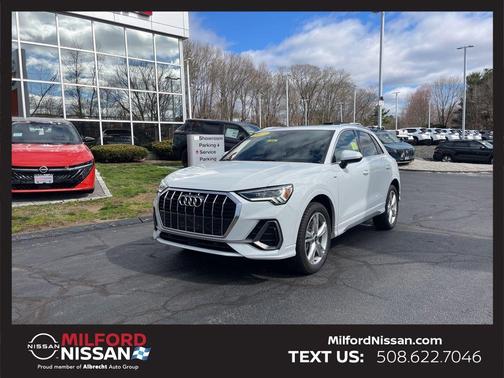 Glacier White Metallic 2023 Audi Q3 45 S line Premium