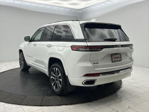 2022 Jeep Grand Cherokee 4xe Overland