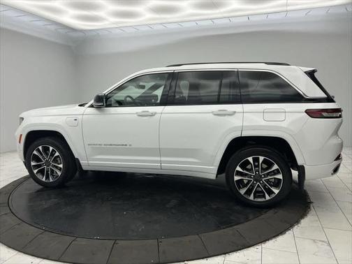 2022 Jeep Grand Cherokee 4xe Overland