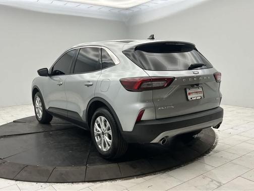 ICONIC SILVER METALLIC 2024 Ford Escape Active