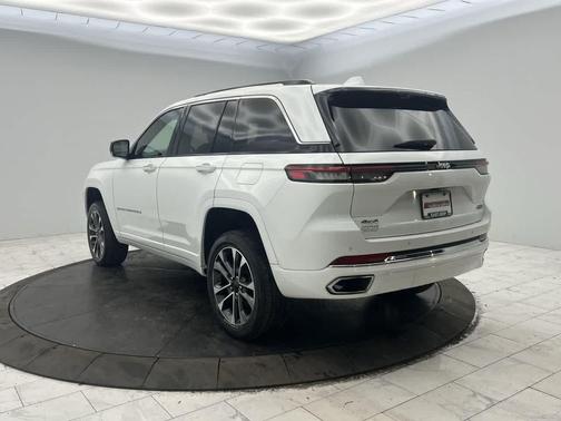 2022 Jeep Grand Cherokee Overland