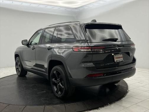 2022 Jeep Grand Cherokee Altitude