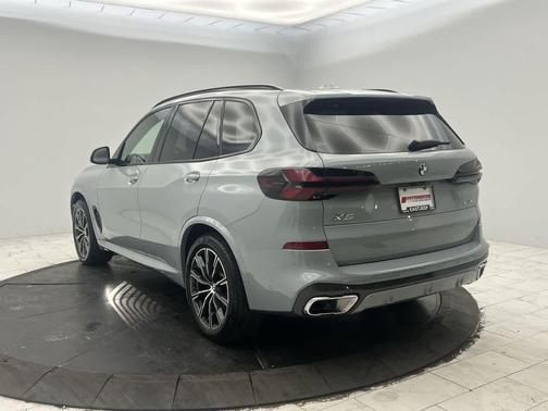 Brooklyn Grey Metallic 2026 BMW X5 xDrive40i