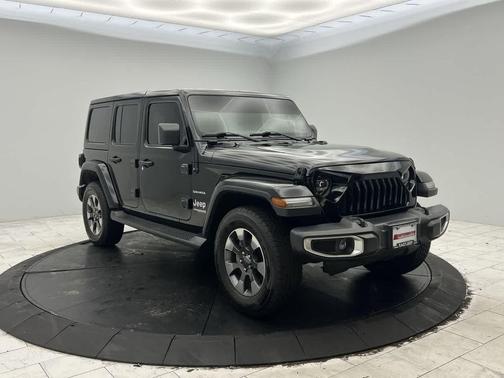 Black Clearcoat 2018 Jeep Wrangler Unlimited Sahara