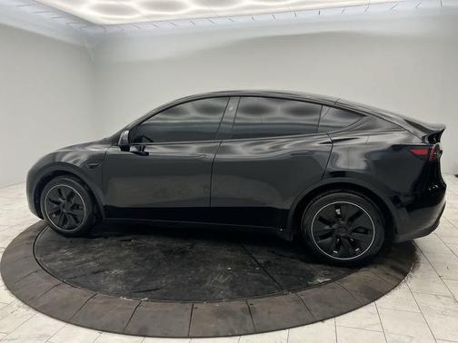 2024 Tesla Model Y Long Range Dual Motor All-Wheel Drive
