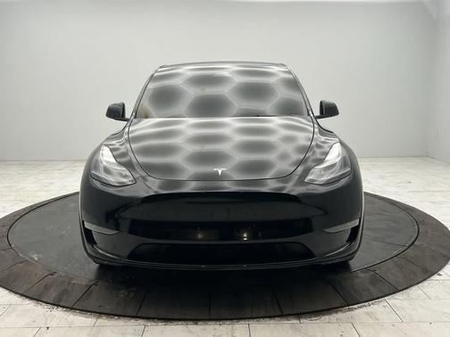 2024 Tesla Model Y Long Range Dual Motor All-Wheel Drive