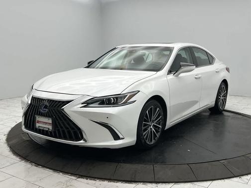 2022 Lexus ES 300h Base