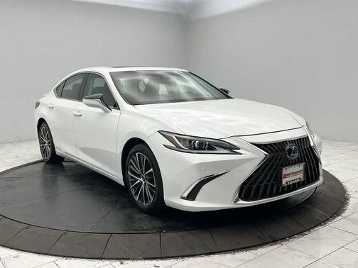 2022 Lexus ES 300h Base