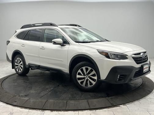 Crystal White Pearl 2022 Subaru Outback Premium