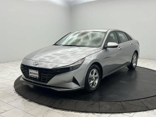 2021 Hyundai ELANTRA SE
