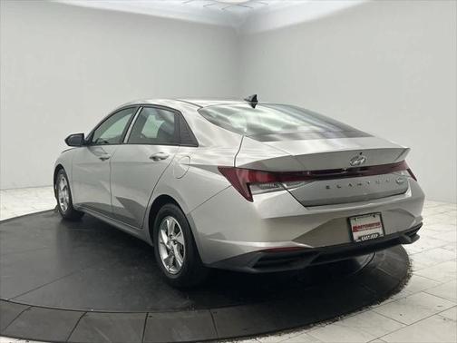 2021 Hyundai ELANTRA SE