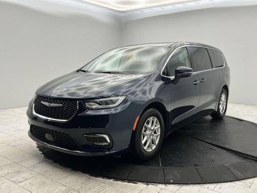 Fathom Blue Pearlcoat 2023 Chrysler Pacifica Touring L